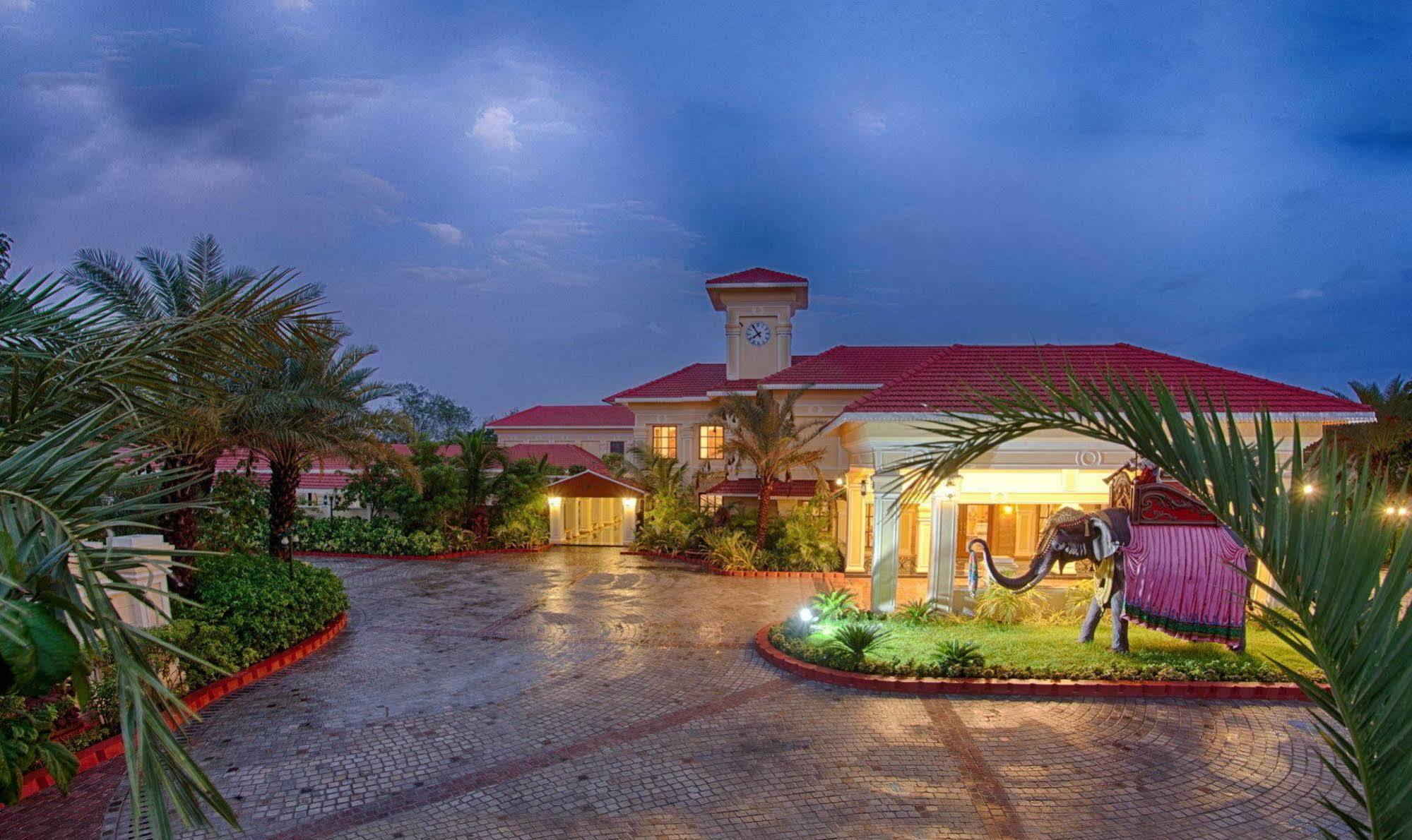 Regency Lagoon Resort Rajkot Exterior photo